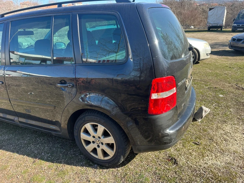 VW Touran 2.0, снимка 3 - Автомобили и джипове - 49389256