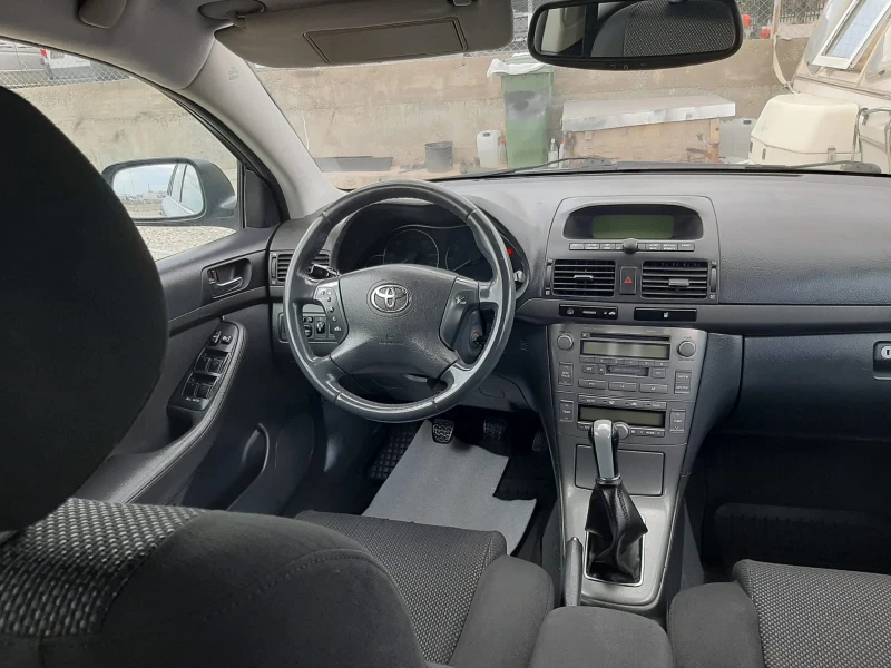 Toyota Avensis 1.8 фул екстри печка климатроник крайна цена, снимка 9 - Автомобили и джипове - 50095194