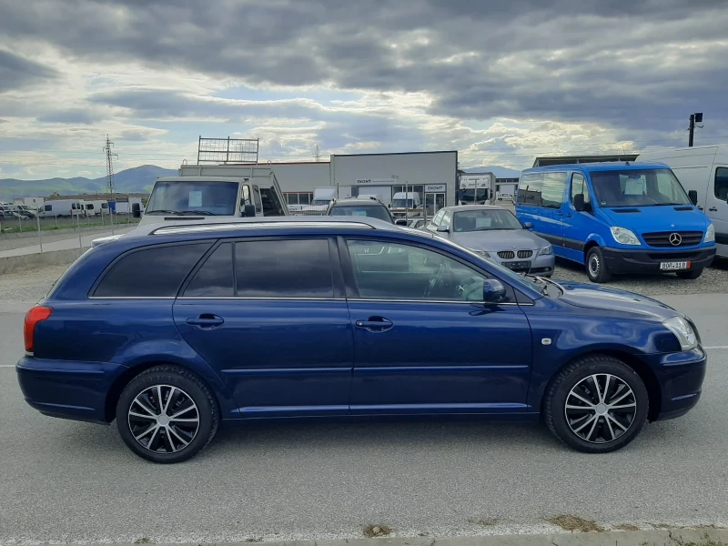 Toyota Avensis 1.8 фул екстри печка климатроник крайна цена, снимка 10 - Автомобили и джипове - 50095194