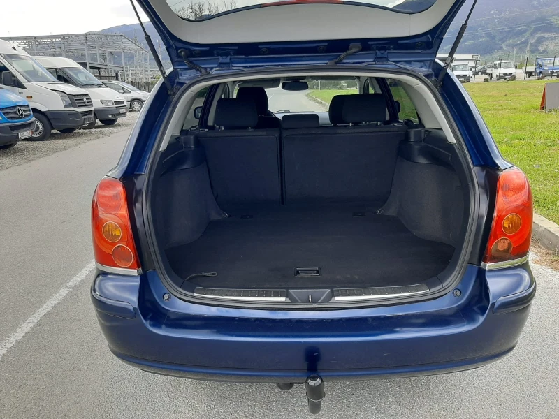 Toyota Avensis 1.8 фул екстри печка климатроник крайна цена, снимка 15 - Автомобили и джипове - 50095194