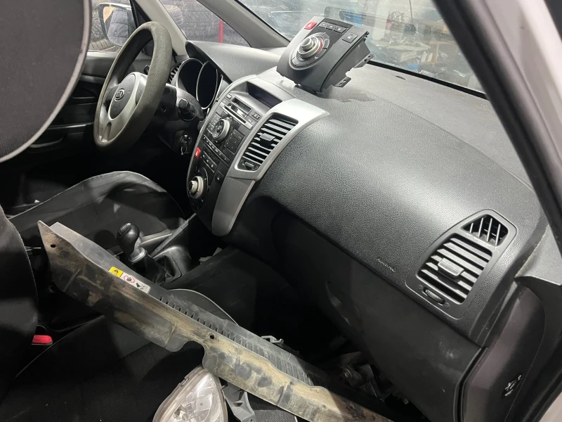 Kia Venga 1.4CRDI, снимка 7 - Автомобили и джипове - 50315086