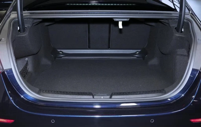 Mercedes-Benz E 220 AMG AHK LED KEYLESS-GO , снимка 8 - Автомобили и джипове - 52646822