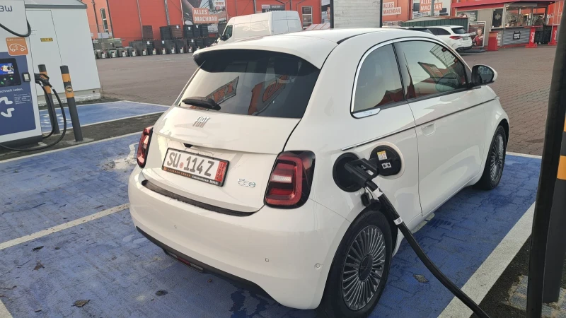 Fiat 500e Long Range 42kWh, снимка 15 - Автомобили и джипове - 52836878