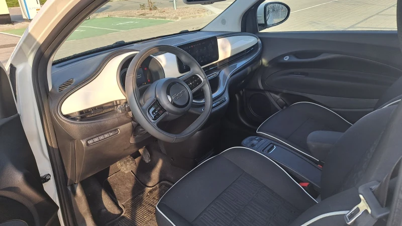 Fiat 500e Long Range 42kWh, снимка 14 - Автомобили и джипове - 52836878