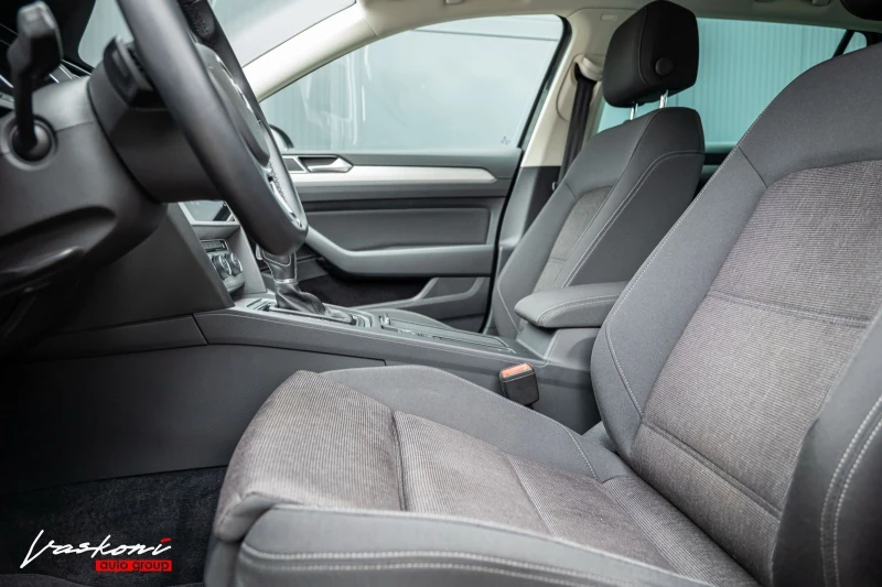 VW Passat 2.0 TDI, снимка 9 - Автомобили и джипове - 53298190