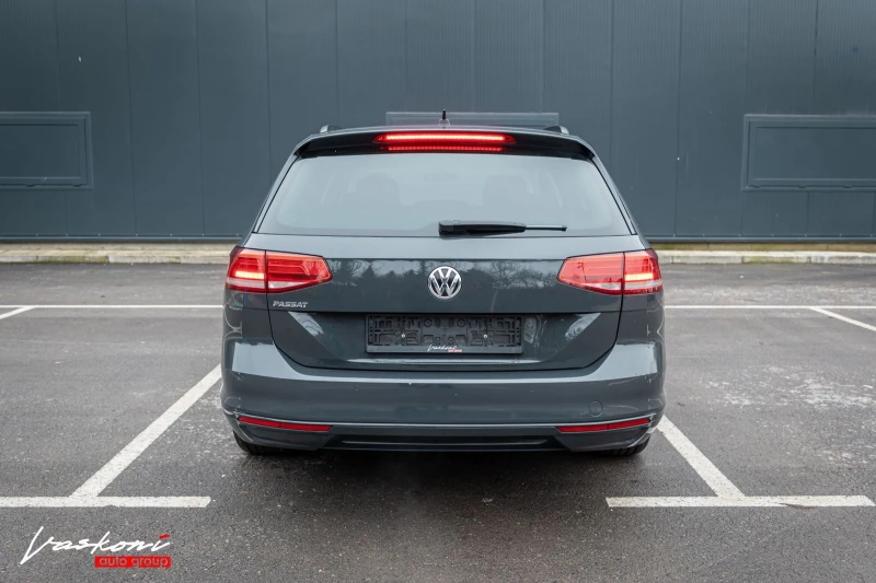 VW Passat 2.0 TDI, снимка 5 - Автомобили и джипове - 53298190