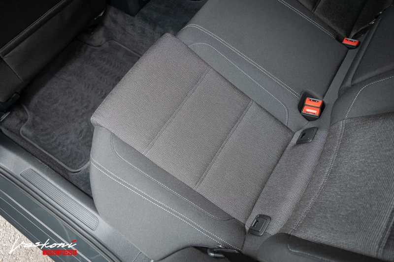 VW Passat 2.0 TDI, снимка 15 - Автомобили и джипове - 53298190