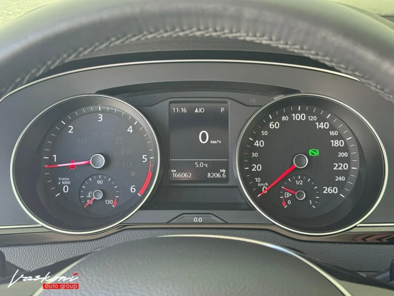 VW Passat 2.0 TDI, снимка 8 - Автомобили и джипове - 53298190