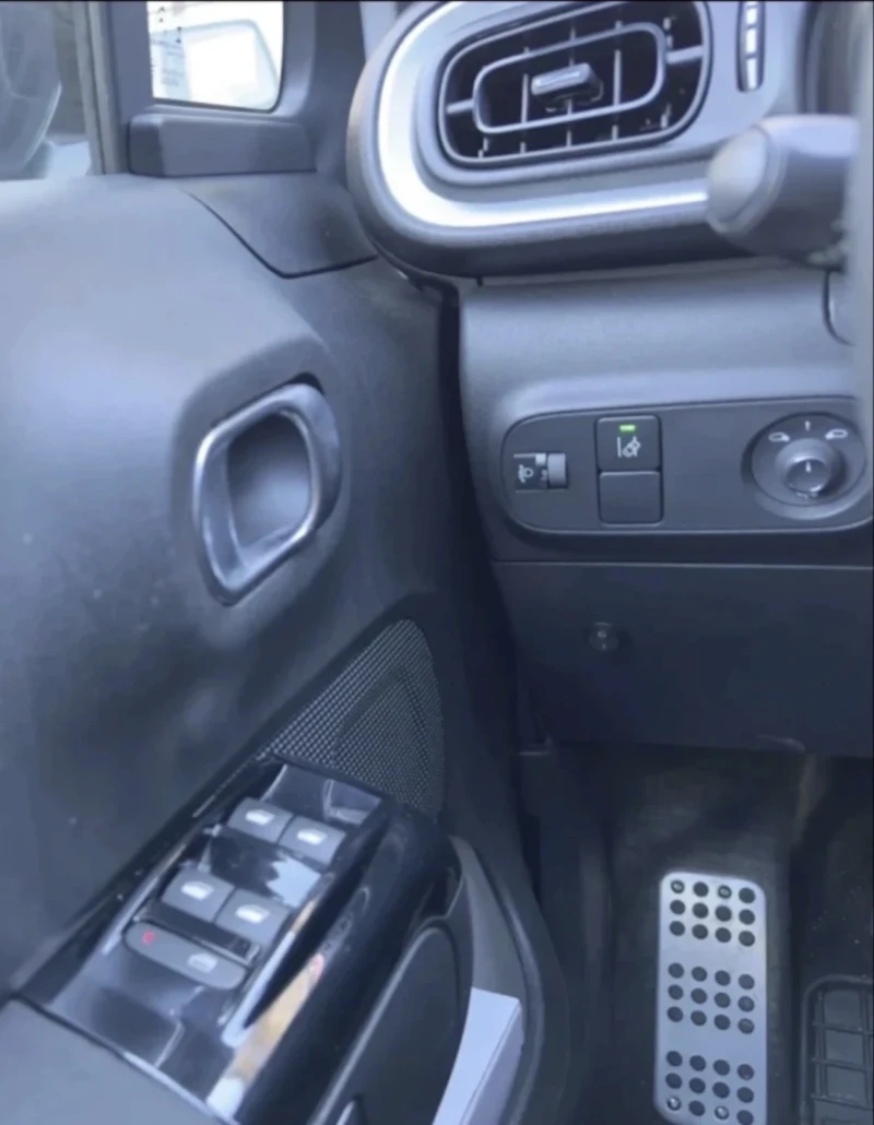 Citroen C3 1.6 HDI Отличен ! обслужен и регистриран, снимка 5 - Автомобили и джипове - 53572776