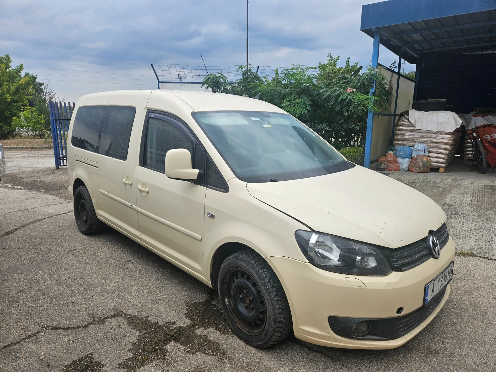 VW Caddy - [1] 