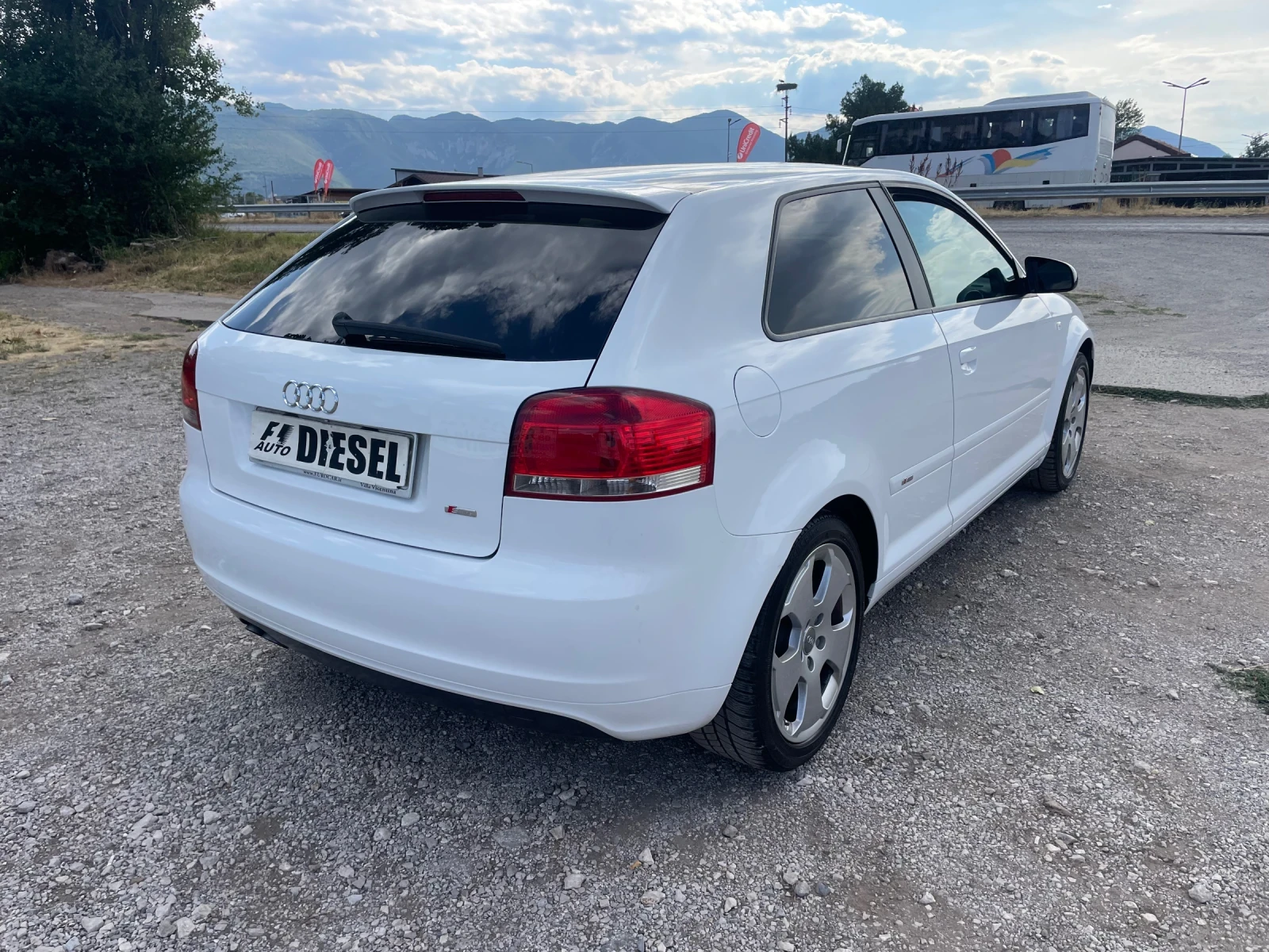 Audi A3 2.0TDI-140-S-LINE-ITALIA - изображение 10