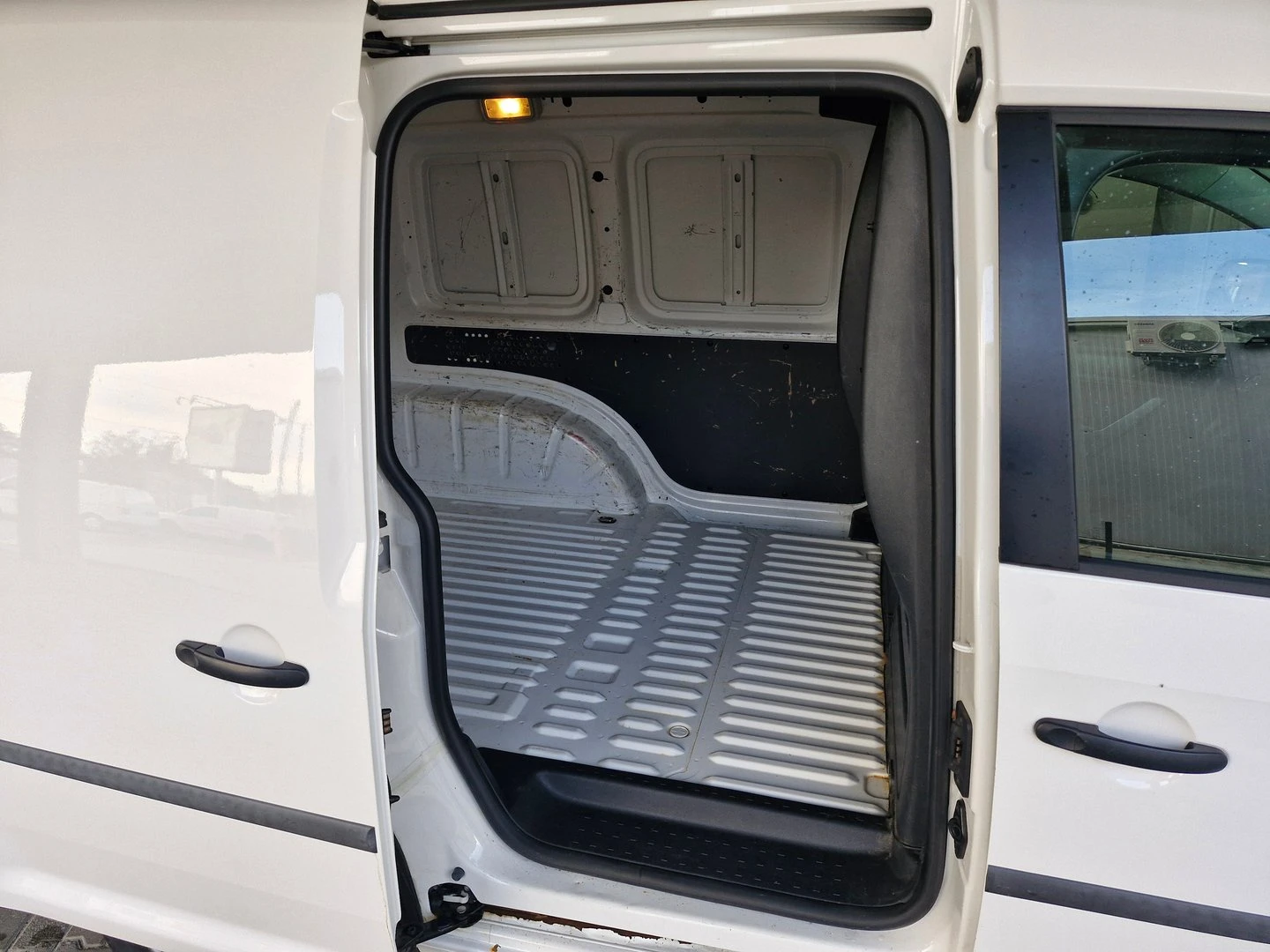 VW Caddy Kasten TDI BMT, снимка 7 - Автомобили и джипове - 56420395