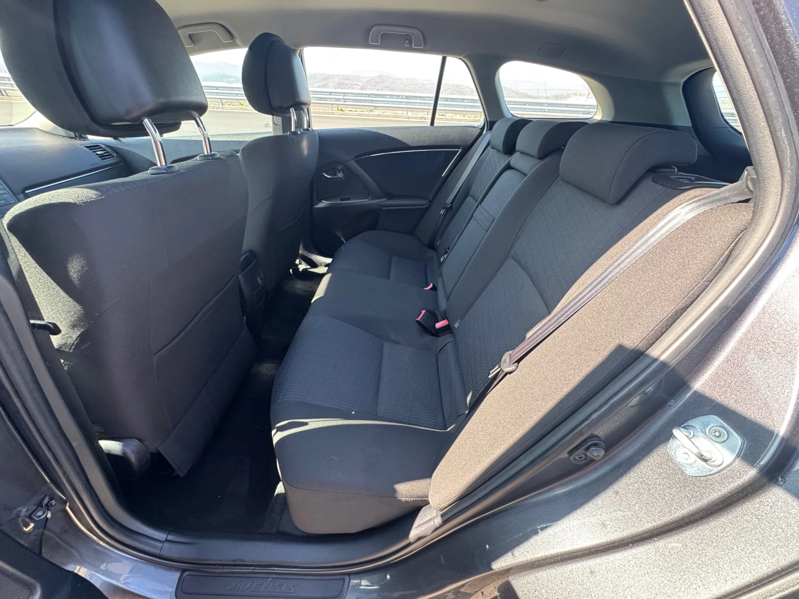 Toyota Avensis 2.0D4D , снимка 8 - Автомобили и джипове - 53284022