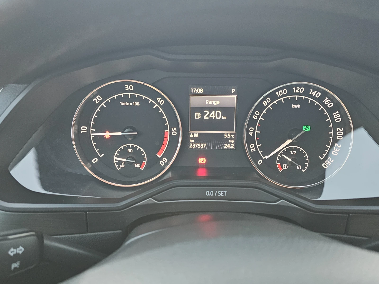 Skoda Superb 2.0TDI 4X4, снимка 13 - Автомобили и джипове - 53761594