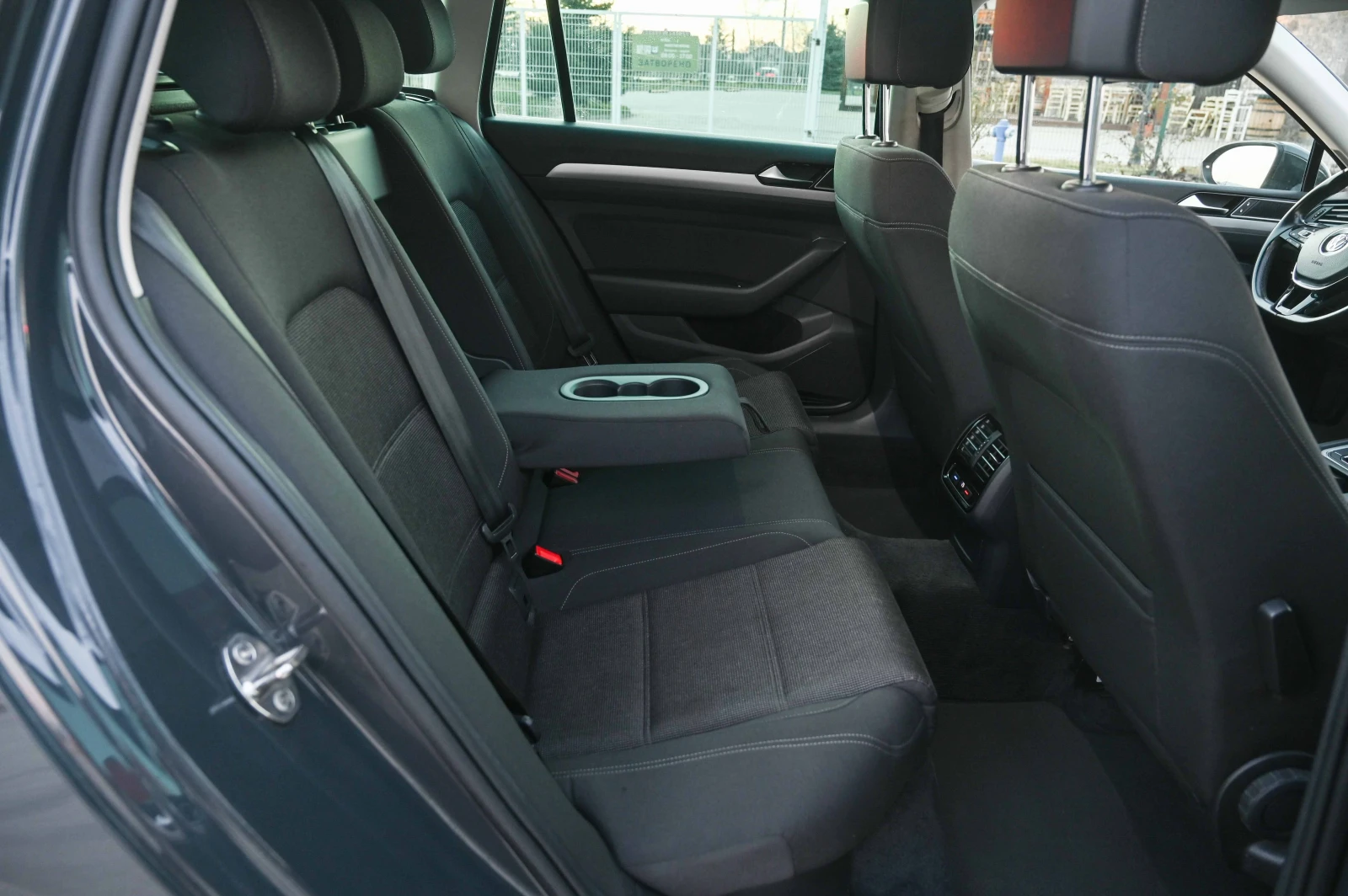 VW Passat 2.0TDI* Comfortline* ACC* Подгрев* Германия - изображение 9