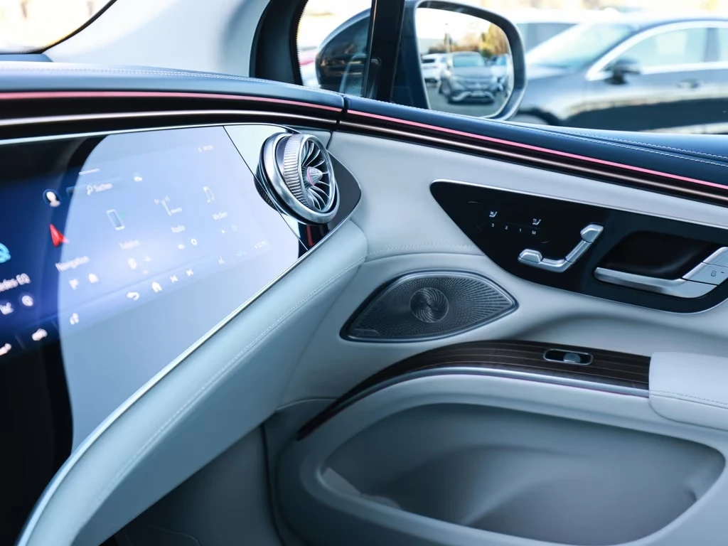 Mercedes-Benz EQS 580 AMG/SUV/4MATIC/HYPERSCREEN/EXCLUSIV/BURM/PANO/, снимка 12 - Автомобили и джипове - 53996356