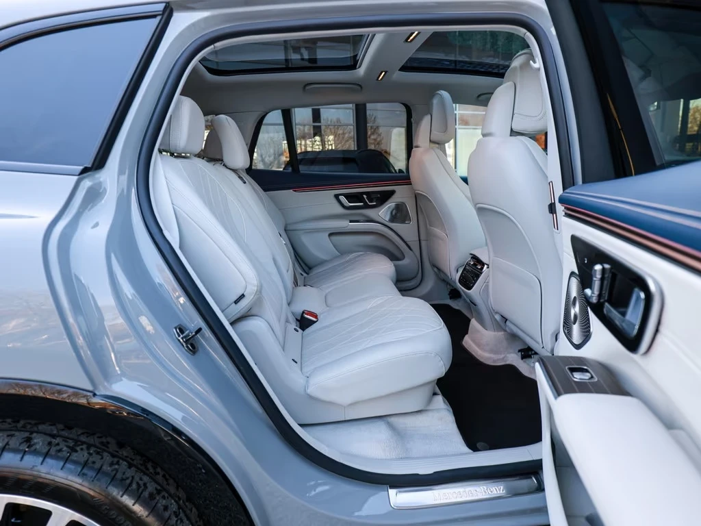 Mercedes-Benz EQS 580 AMG/SUV/4MATIC/HYPERSCREEN/EXCLUSIV/BURM/PANO/, снимка 14 - Автомобили и джипове - 53996356