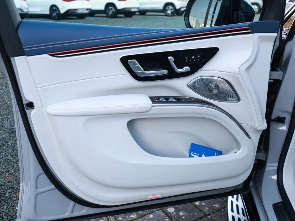 Mercedes-Benz EQS 580 AMG/SUV/4MATIC/HYPERSCREEN/EXCLUSIV/BURM/PANO/, снимка 4 - Автомобили и джипове - 53996356