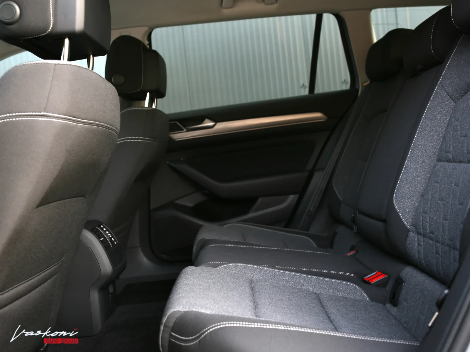 VW Passat 8.5 2.0 TDI, снимка 12 - Автомобили и джипове - 53999226