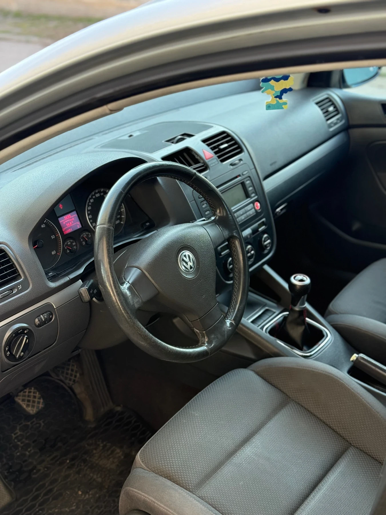 VW Golf 1.9, снимка 8 - Автомобили и джипове - 54126481