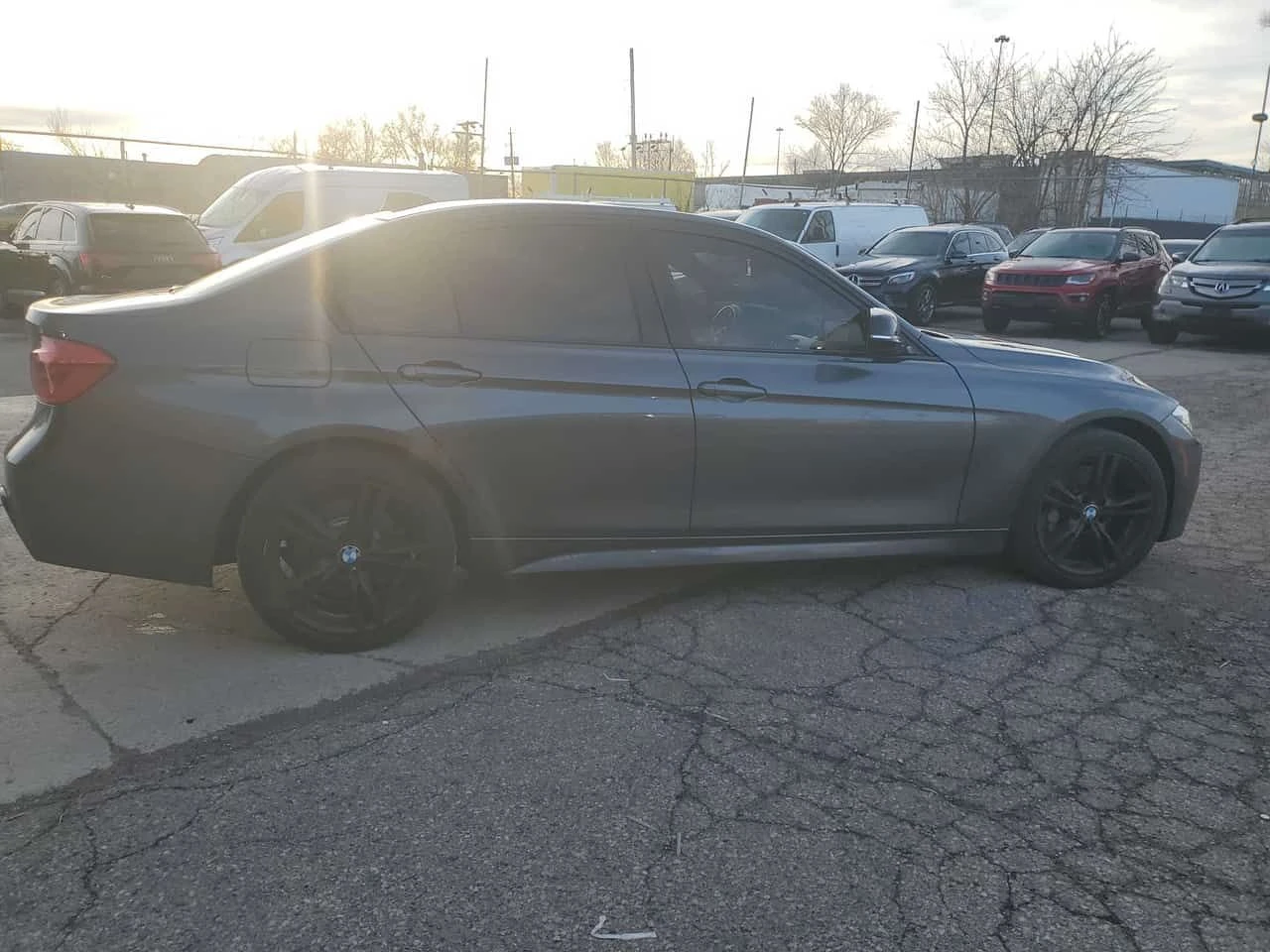 BMW 330 * 330i xDrive * CARFAX * ���� �� �� | Mobile.bg � ����������� 3