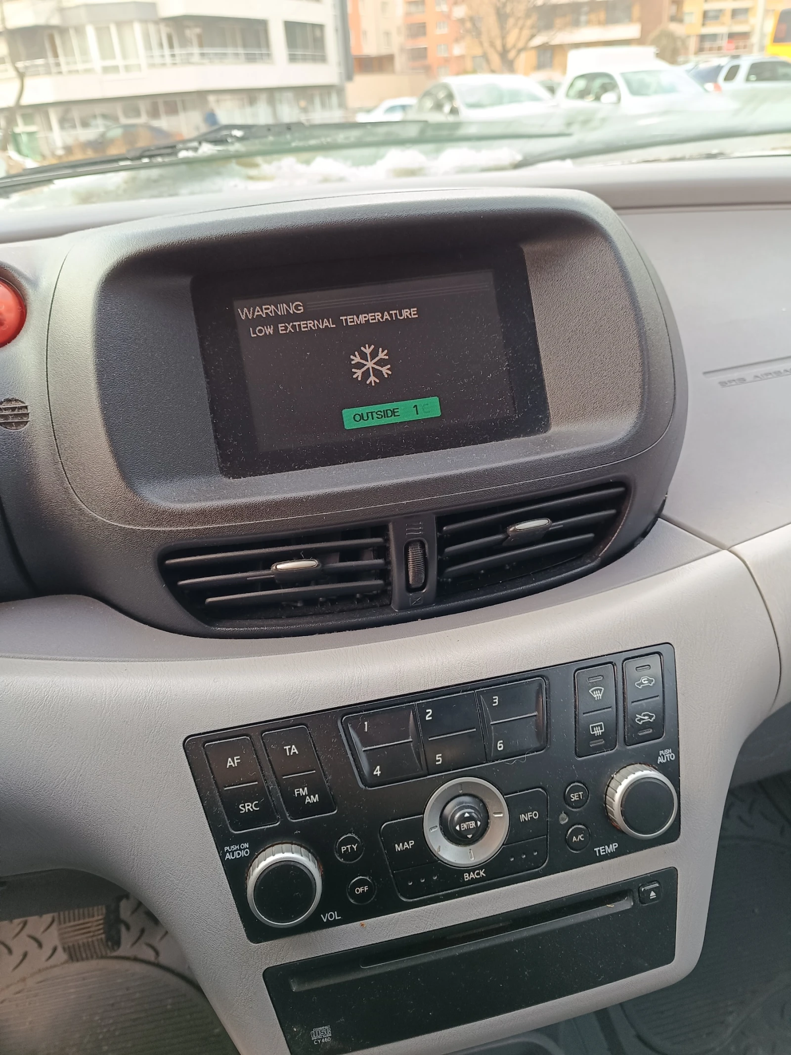 Nissan Almera tino 2.2d, снимка 10 - Автомобили и джипове - 54410082