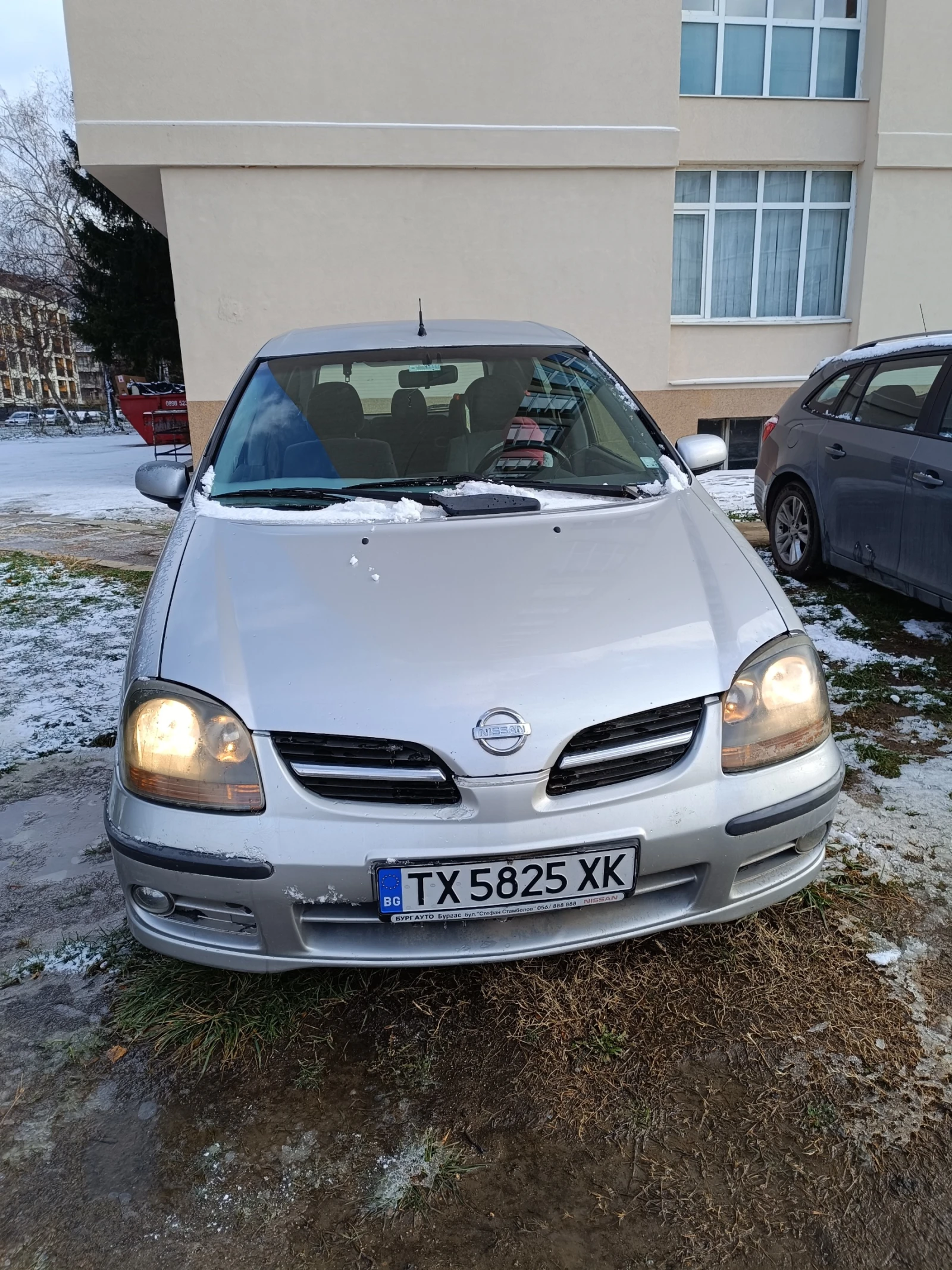 Nissan Almera tino 2.2d