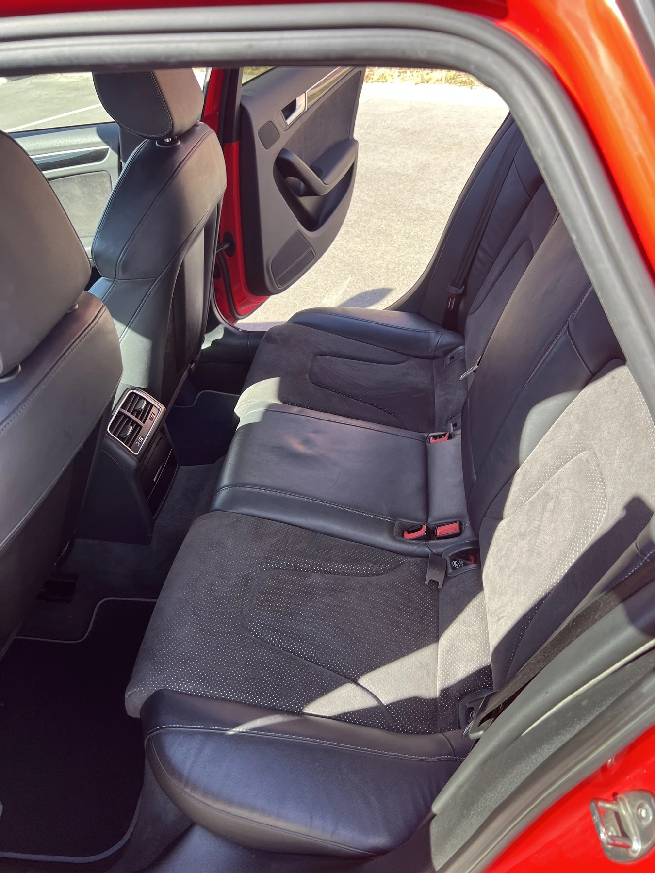 Audi A4 2.0TDI QUATTRO, S-TRONIC, 3x S-LINE, KEYLESS, PANO, снимка 13 - Автомобили и джипове - 54509042