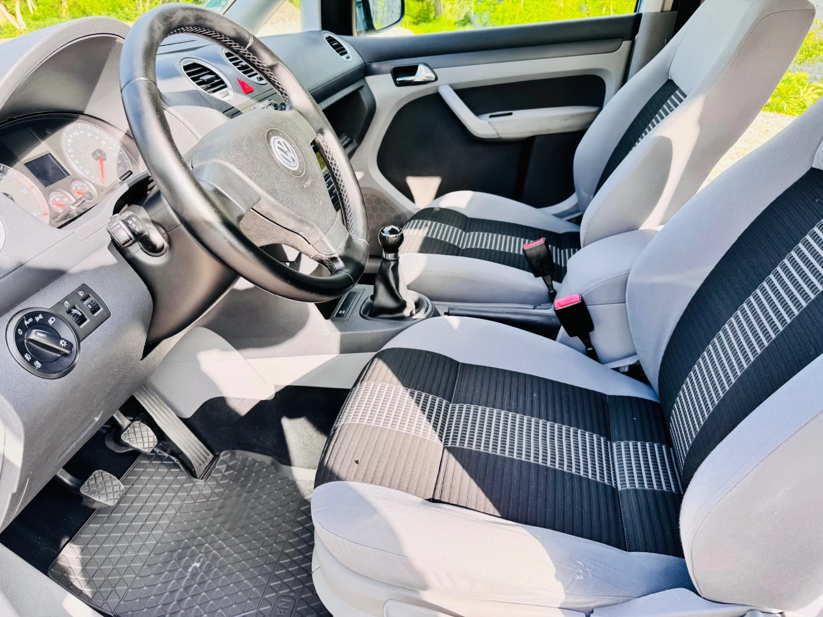 VW Caddy 1.9TDI* 105* LIFE* , снимка 14 - Автомобили и джипове - 54528340