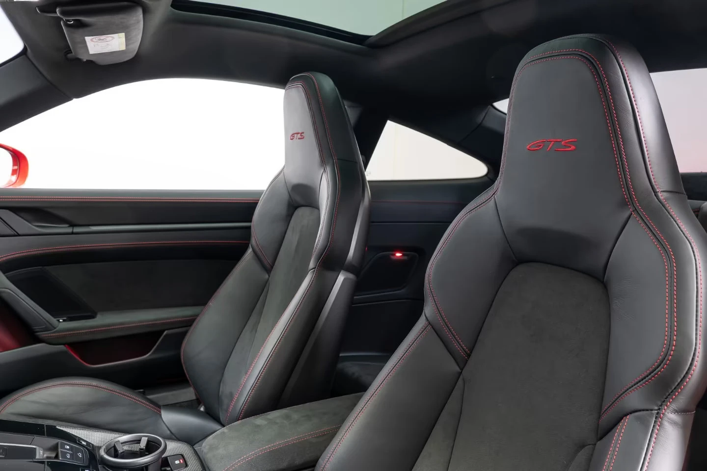 Porsche 911 992/CARRERA/4GTS/REARSTEER/LIFT/CARBON/MATRIX/425z, снимка 11 - Автомобили и джипове - 54604541