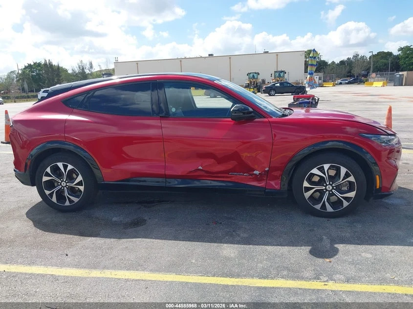 Ford Mustang Mach-E Premium, снимка 13 - Автомобили и джипове - 55469219