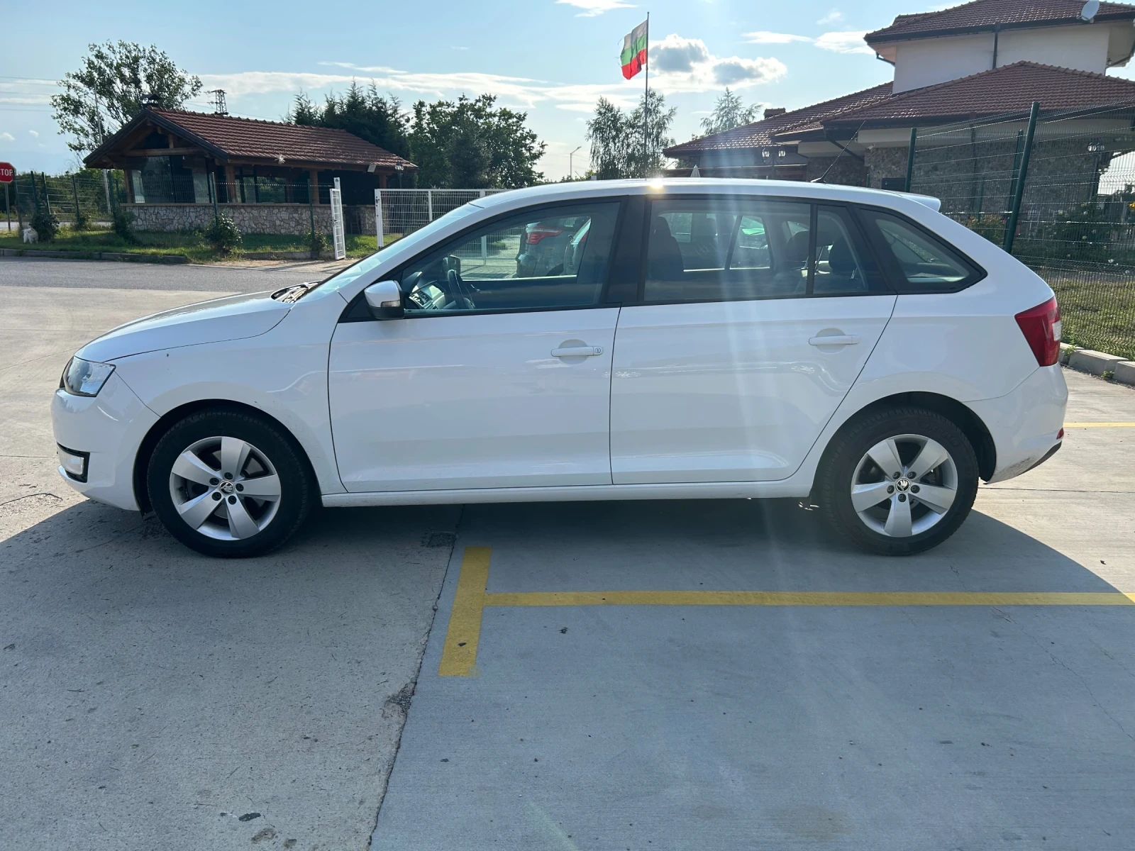 Skoda Rapid 1.2 TSI, снимка 7 - Автомобили и джипове - 56153781