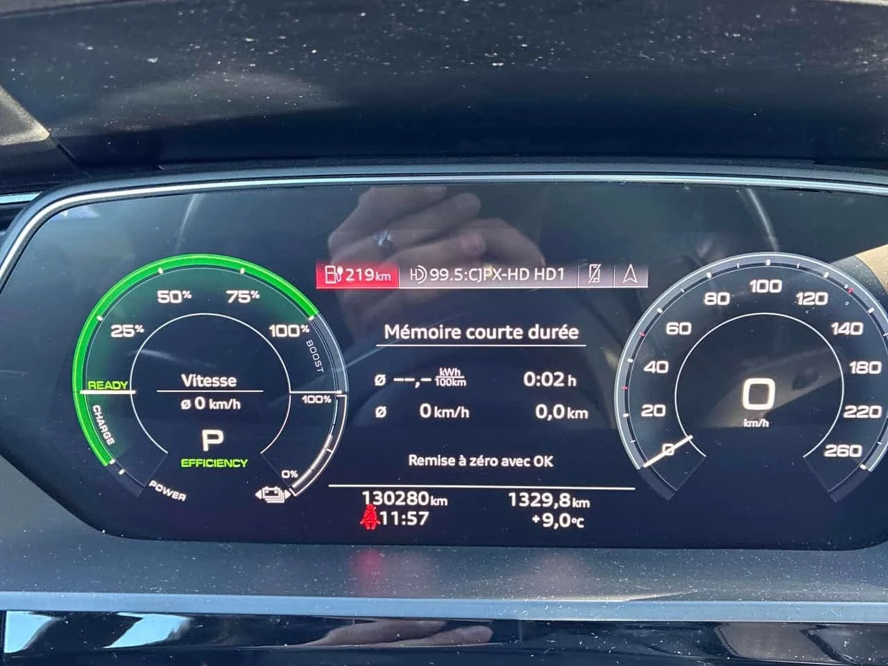 Audi E-Tron Progressiv * CARFAX * ОБДУХВАНЕ * ПАНОРАМА * , снимка 8 - Автомобили и джипове - 56636353
