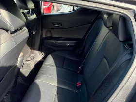 Toyota C-HR FWD  CARFAX, снимка 8