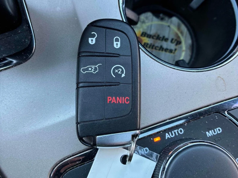 Jeep Grand cherokee Overland* Distronic* Обдух* Пано* H&K, снимка 12 - Автомобили и джипове - 52575200