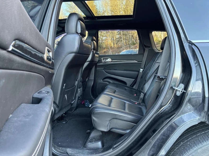 Jeep Grand cherokee Overland* Distronic* Обдух* Пано* H&K, снимка 13 - Автомобили и джипове - 52575200