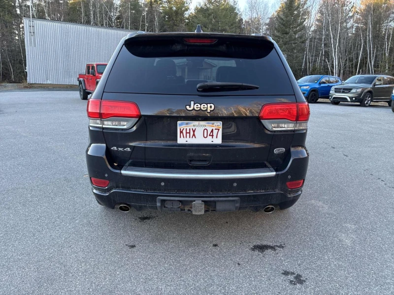 Jeep Grand cherokee Overland* Distronic* Обдух* Пано* H&K, снимка 4 - Автомобили и джипове - 52575200