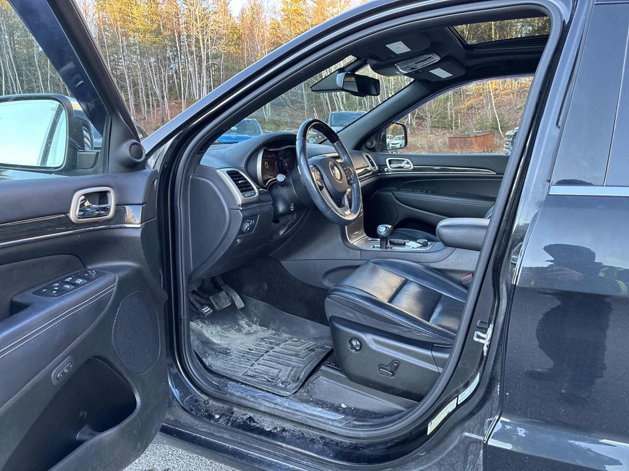 Jeep Grand cherokee Overland* Distronic* Обдух* Пано* H&K - изображение 8