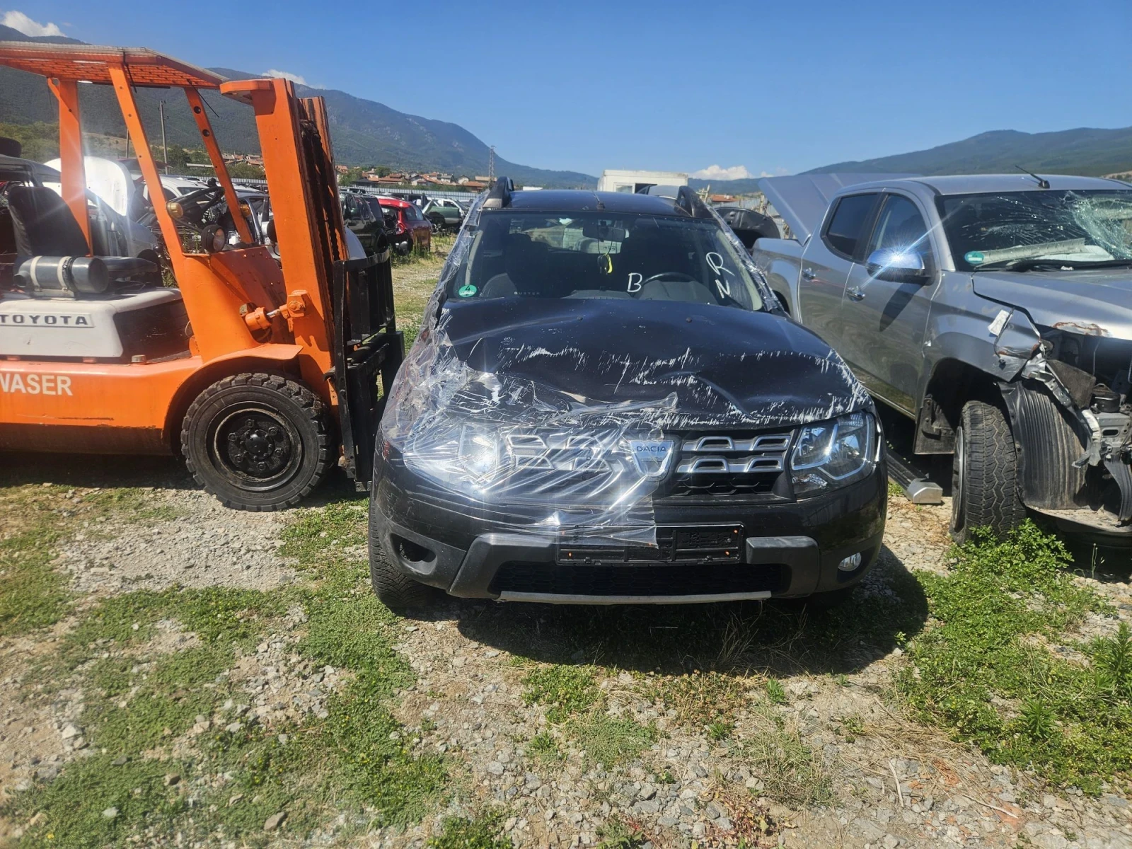 Dacia Duster 1.5dci/1.6i, снимка 15 - Автомобили и джипове - 53077352