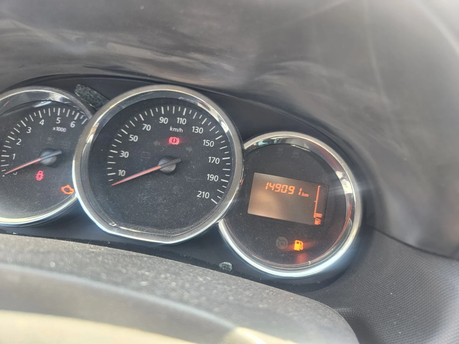Dacia Duster 1.5dci/1.6i, снимка 17 - Автомобили и джипове - 53077352