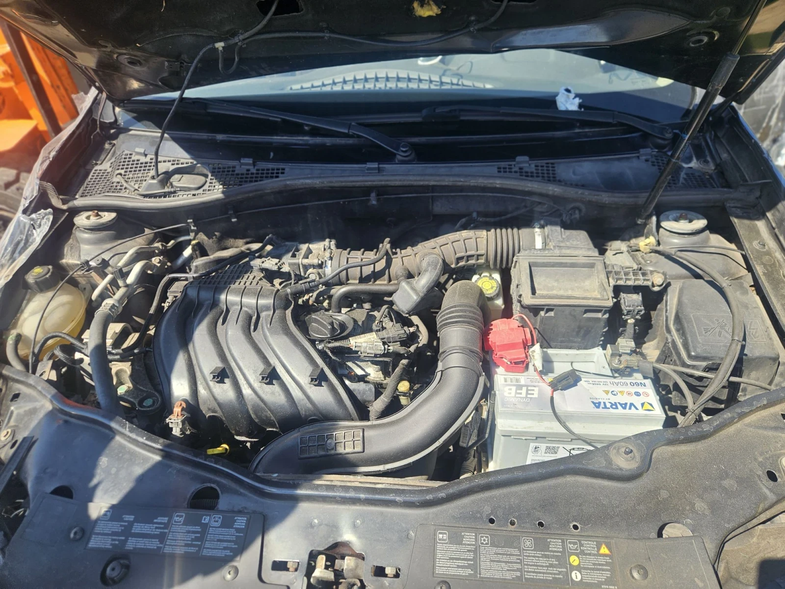 Dacia Duster 1.5dci/1.6i, снимка 11 - Автомобили и джипове - 53077352