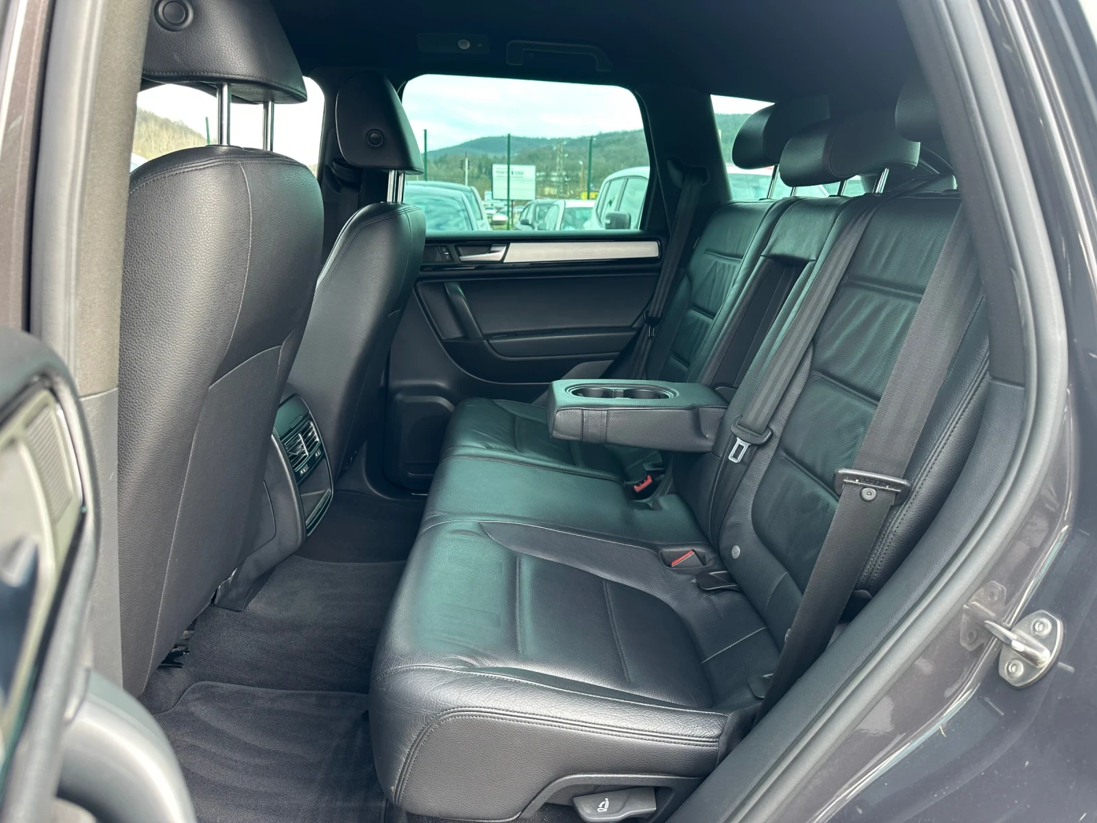 VW Touareg 3.0TDI- 239�.�-4X4-BLUEMOTION-189000�� | Mobile.bg � ����������� 14