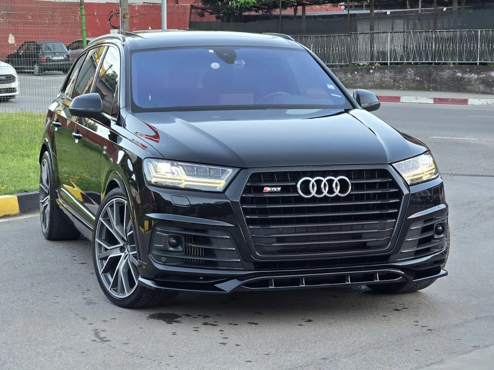 Audi SQ7 Не различима от Нова, снимка 4 - Автомобили и джипове - 53749213
