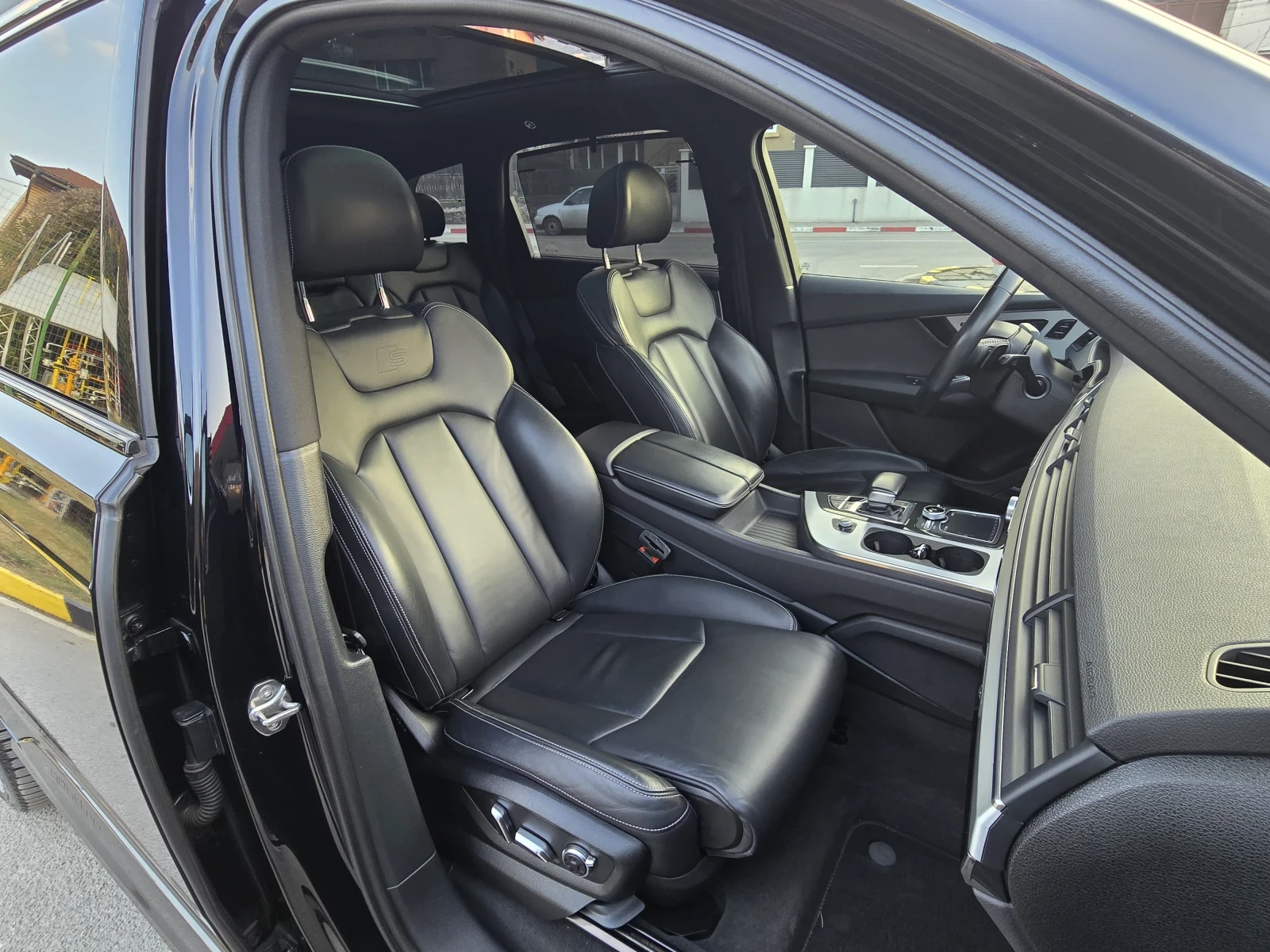 Audi SQ7 Не различима от Нова, снимка 17 - Автомобили и джипове - 53749213