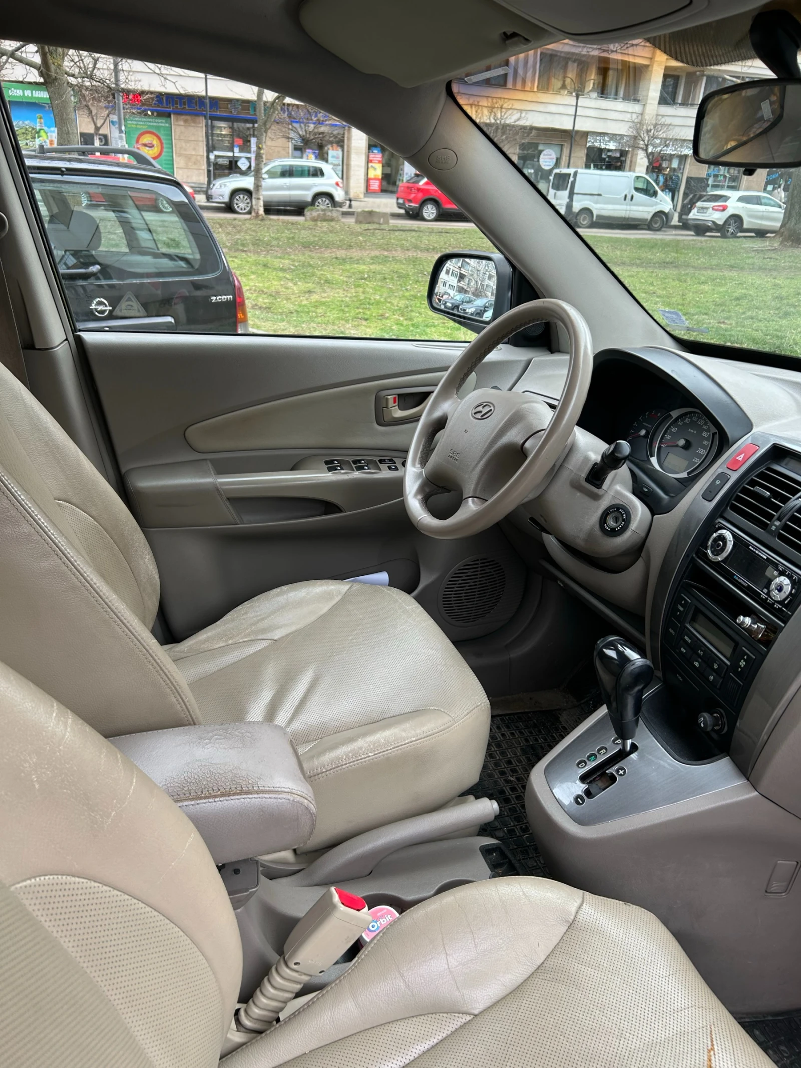 Hyundai Tucson 2.0 CRDI, снимка 4 - Автомобили и джипове - 53871485