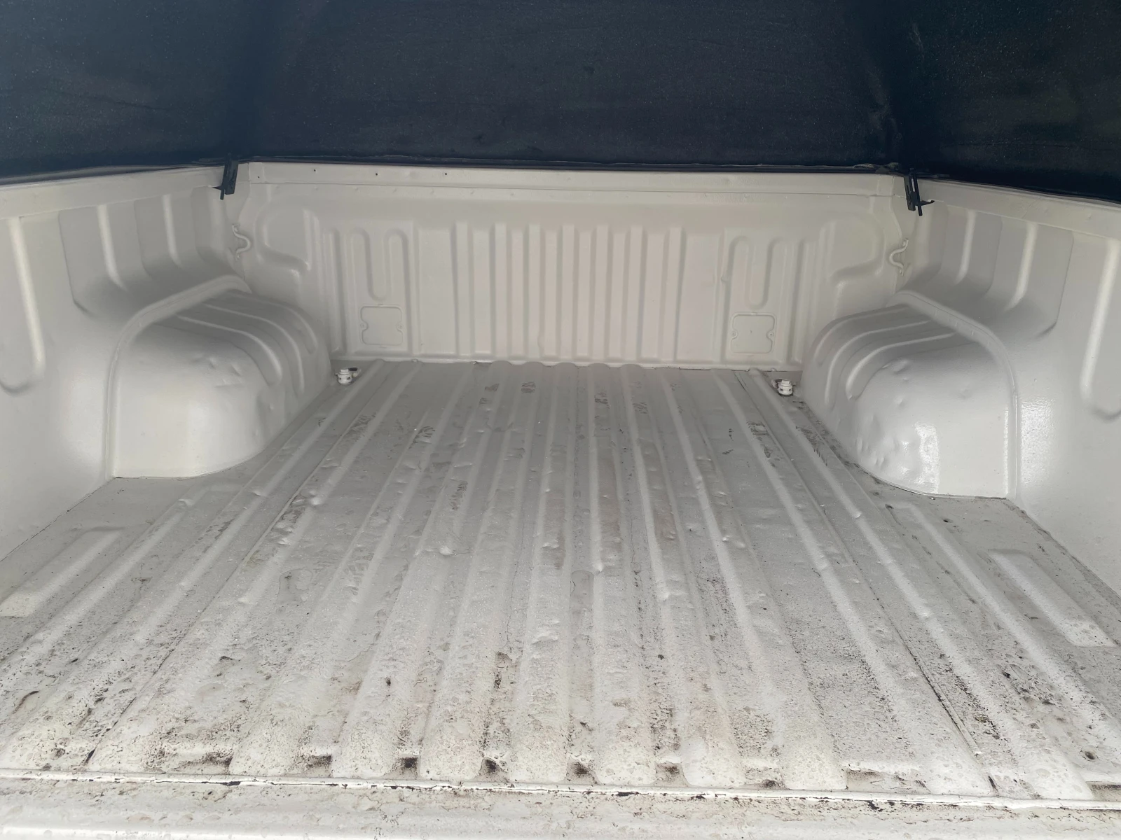 Toyota Hilux 2.4 D, MT, снимка 10 - Автомобили и джипове - 53997460