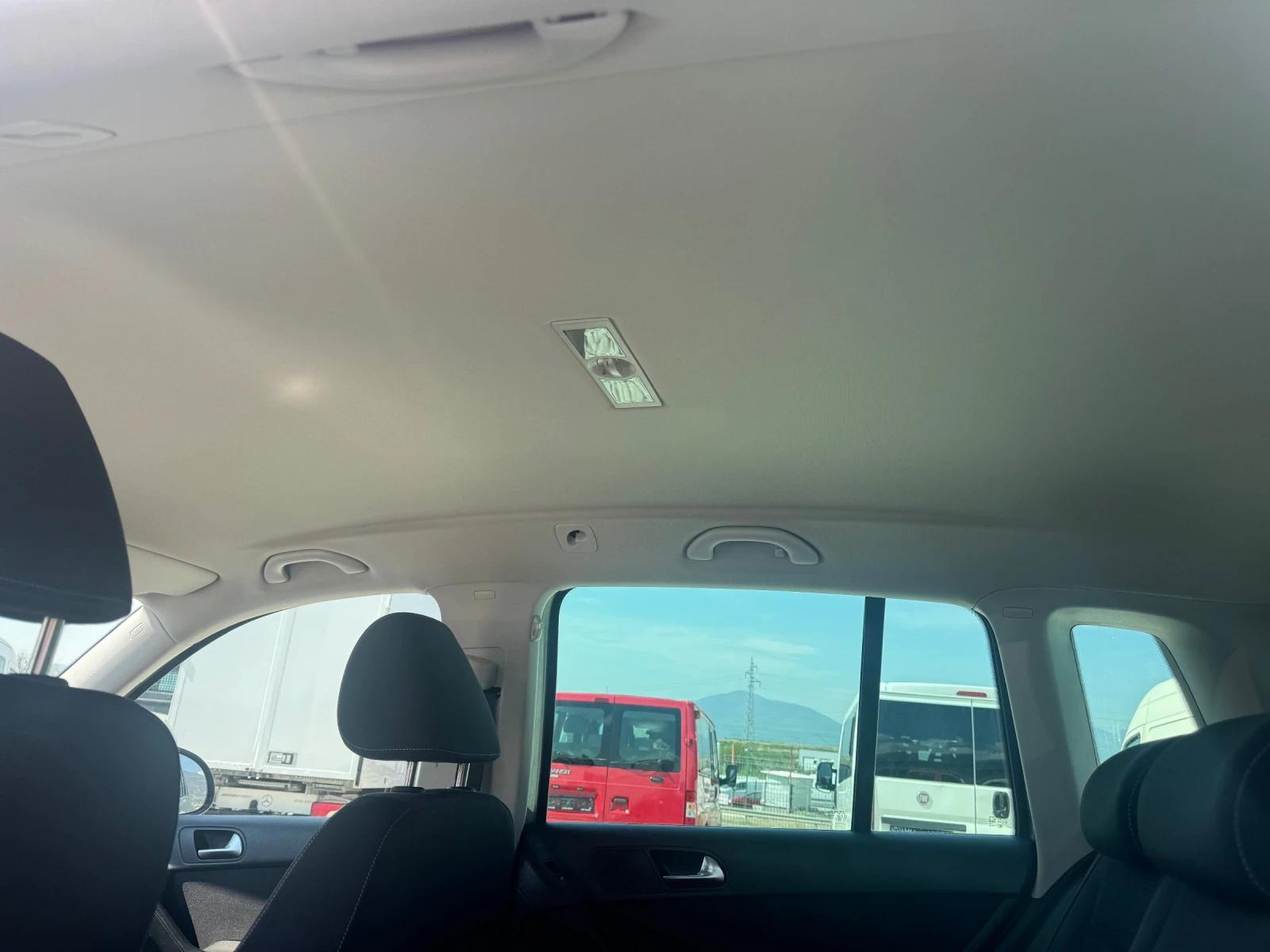 VW Tiguan 2.0TSI 4x4 ЛИЗИНГ!!!, снимка 11 - Автомобили и джипове - 54254006