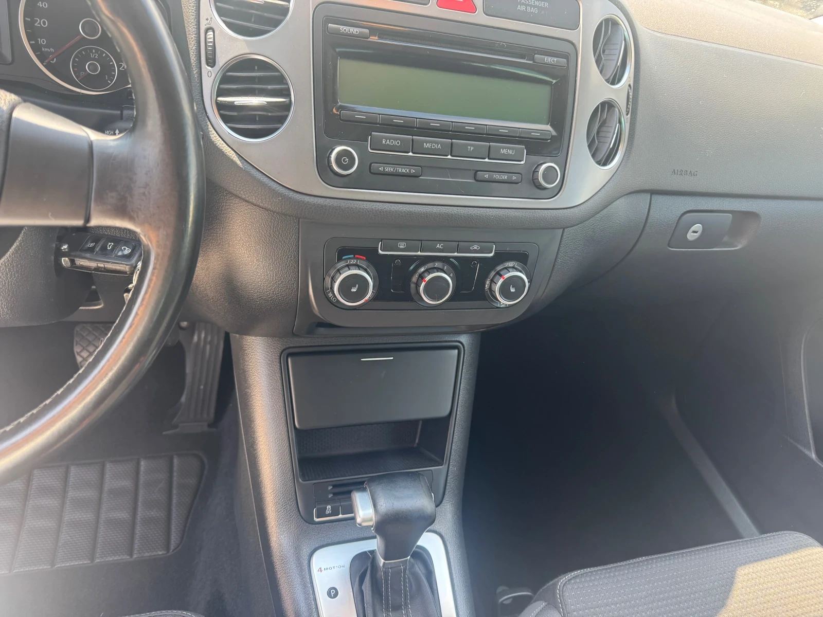 VW Tiguan 2.0TSI 4x4 ЛИЗИНГ!!!, снимка 9 - Автомобили и джипове - 54254006