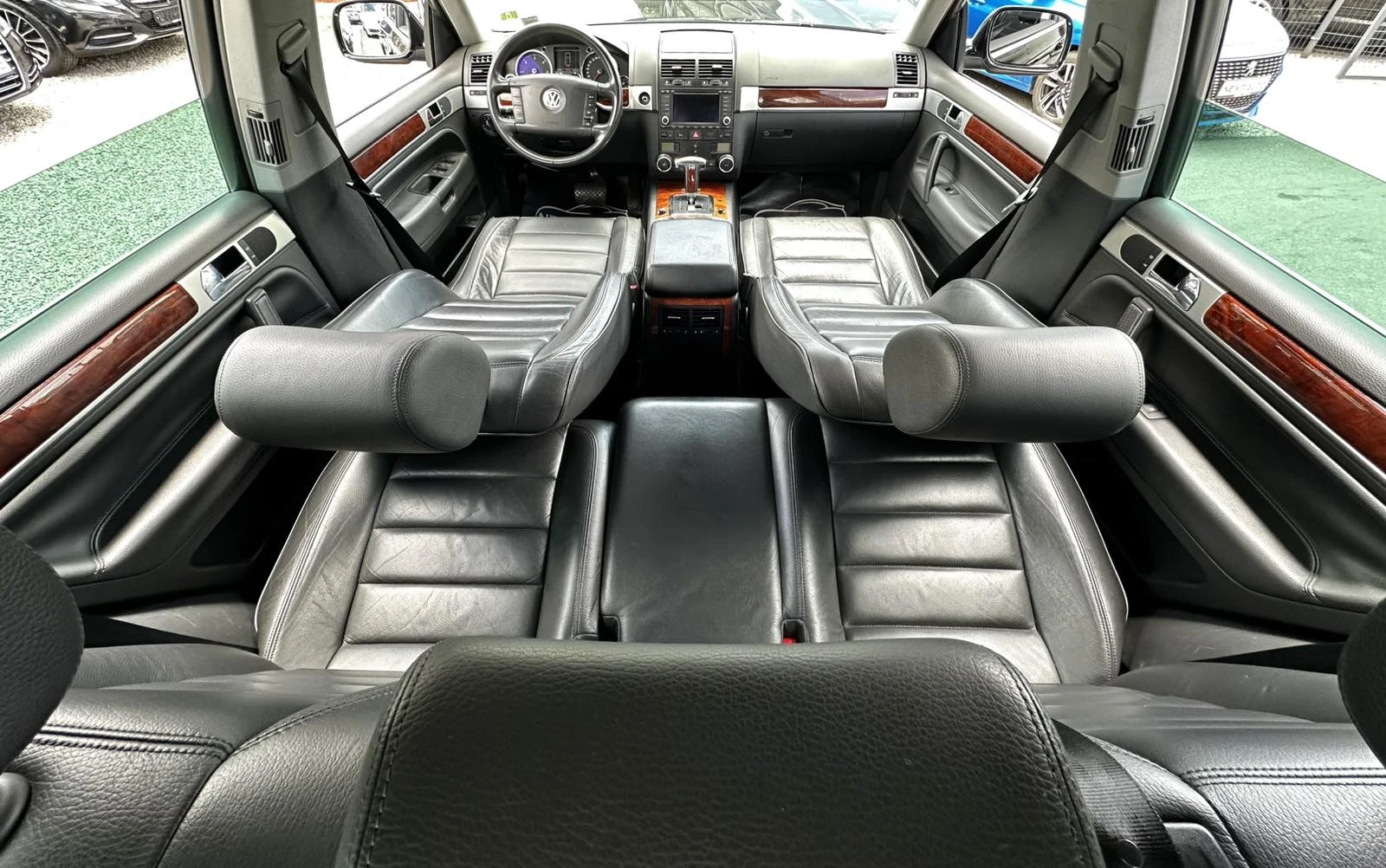VW Touareg 2.5TDI 174HP 4MOTION КОЖА ПОДГРЕВ, снимка 9 - Автомобили и джипове - 54598283