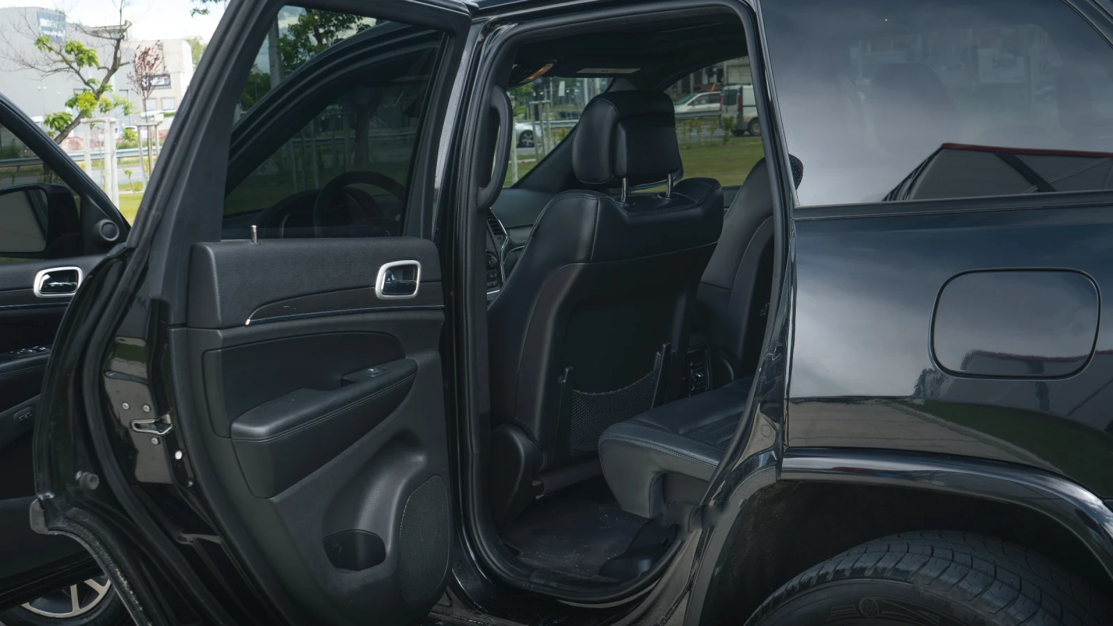 Jeep Grand cherokee 5.7 STERLING EDITION, снимка 14 - Автомобили и джипове - 54645762